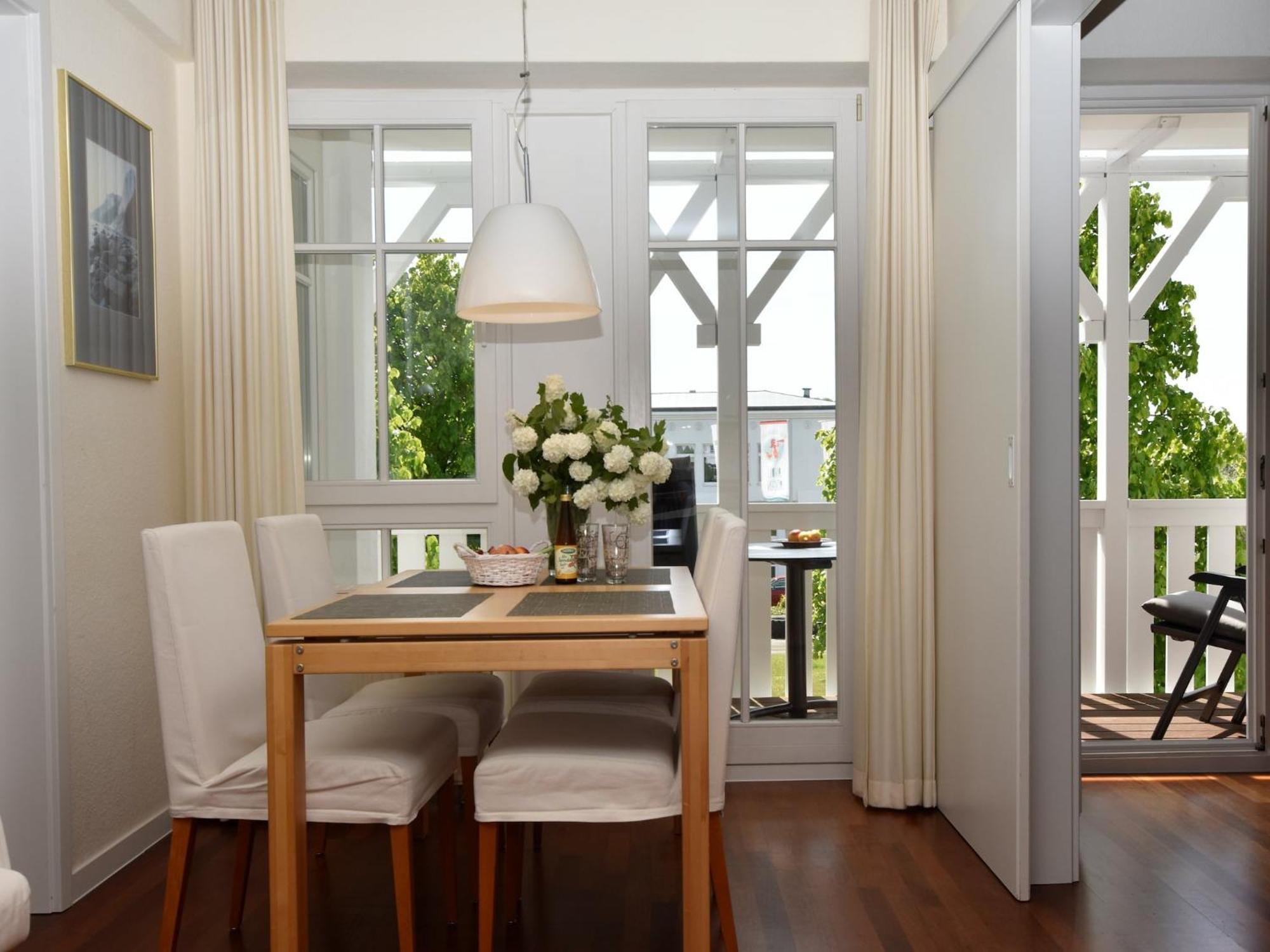 Charming Apartment On Ruegen Island With Balcony Sellin Kültér fotó